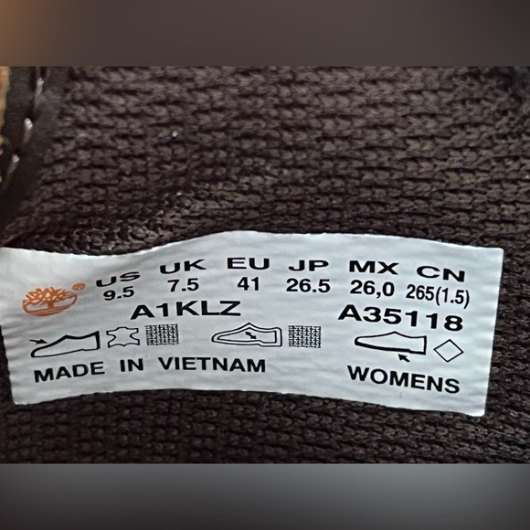 EUC Timberland Women’s Boots - Wheat color. Size 9.5 US. - Picture 8 of 11